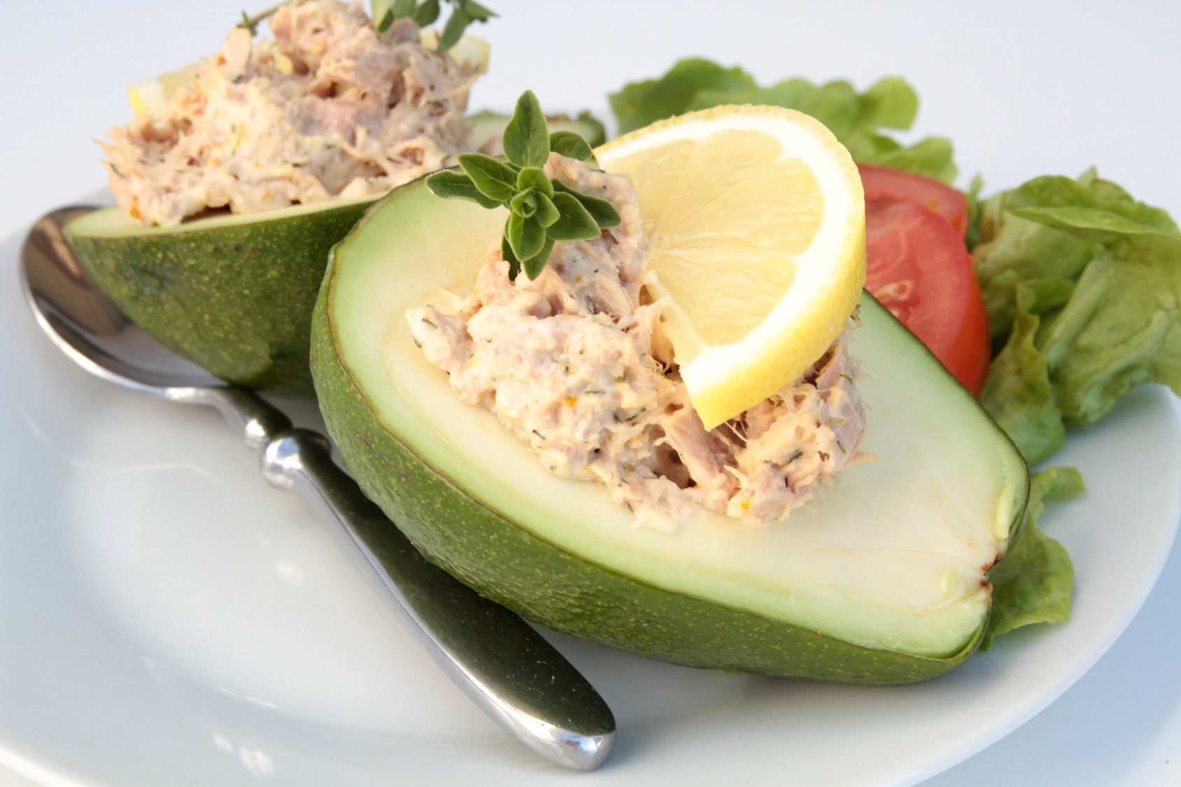 Ricetta avocado carciofi e tonno