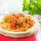 Spaghetti con tonno, olive e capperi
